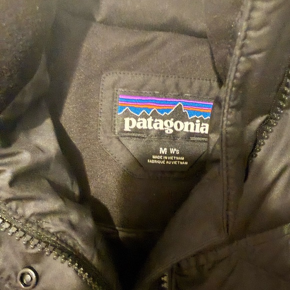 Patagonia Women's Dark Puffer Coat - Picture 3 of 3